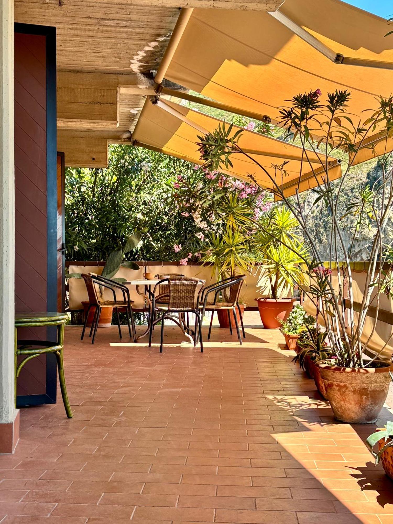 Mara'S House, 10 Minuti A Piedi Dal Centro, Parcheggio Privato Apartment Taormina Exterior photo
